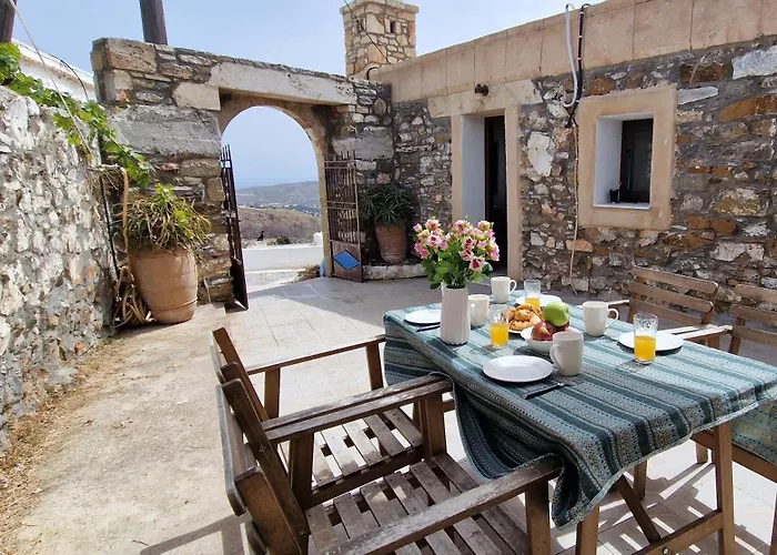 Yiannis بيت ضيافة 4*